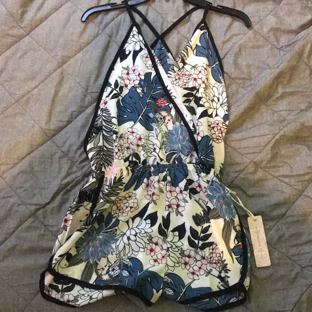 Selling a beautiful floral romper